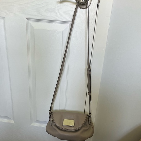Marc Jacobs Leather Crossbody Purse - Picture 3 of 11